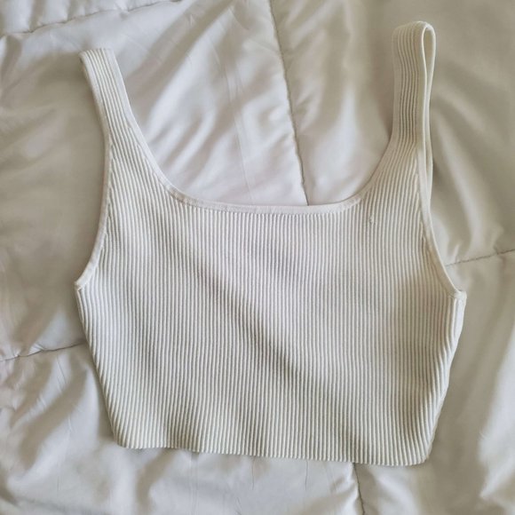Aritzia Babaton Sculpt Knit Tank (White) - Picture 3 of 5